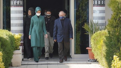 Sümeyye Erdoğan'dan Başak Cengiz'in ailesine ziyaret