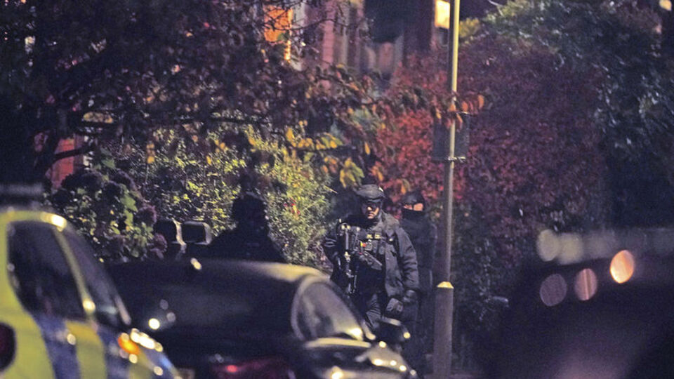 İngiltere'de hastane önündeki patlama anı!