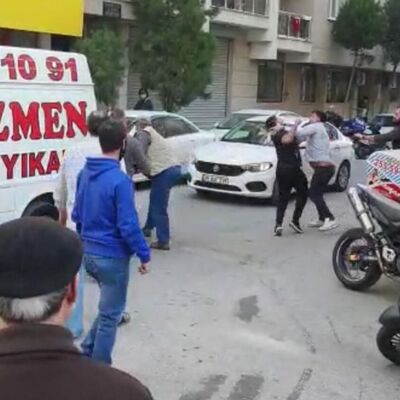 İzmir'de bıçaklı ve demir çubuklu 'yol verme' kavgası