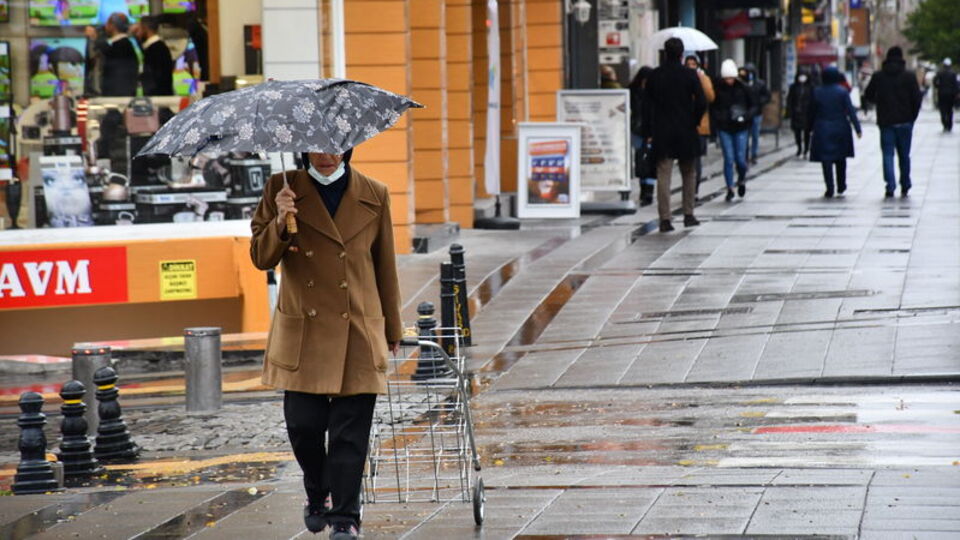 Karadeniz'de yağmur, Marmara ve Ege'de fırtına