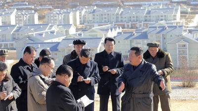 Kim Jong-un ortaya çıktı!