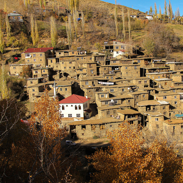 Bitlis'in tarihi taş evlerine ziyaretçi akını