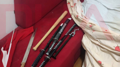 Samuray kılıçlı saldırganın dehşet koleksiyonu!