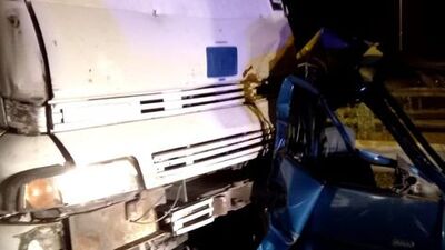 Kamyonun ezdiği otomobilde sıkışmıştı, hayatını kaybetti!