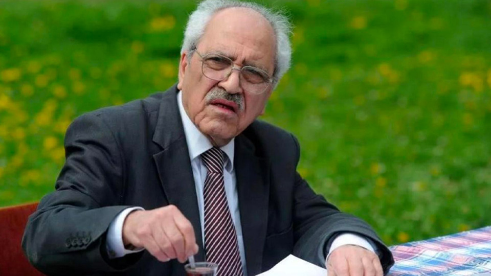 Sezai Karakoç Mona Roza şiiri hikayesi