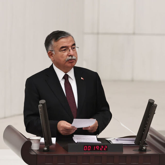 İsmet Yılmaz AK Parti Grup Başkanı seçildi