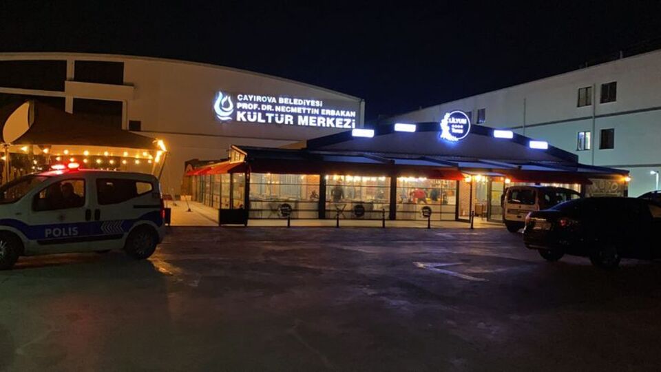 Kafede kanlı gece! 1 ölü, 3 yaralı