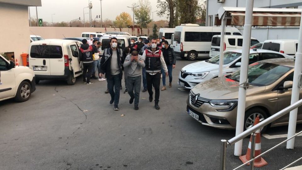 Hırsız çetesini bebek kamerası çökertti!