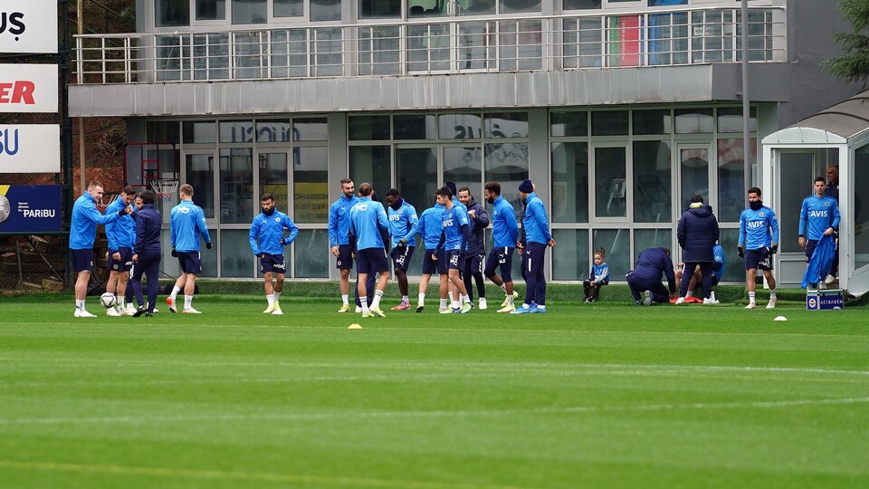 Derbi öncesi korkutan gelişme!