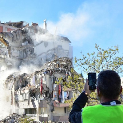 Yılmaz Erbek Apartmanı için zincir markete suç duyurusu