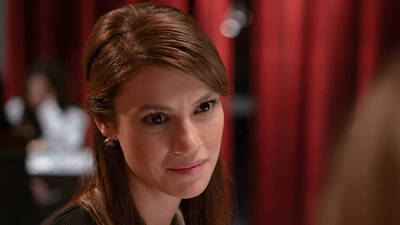 Yüsra Geyik kimdir?