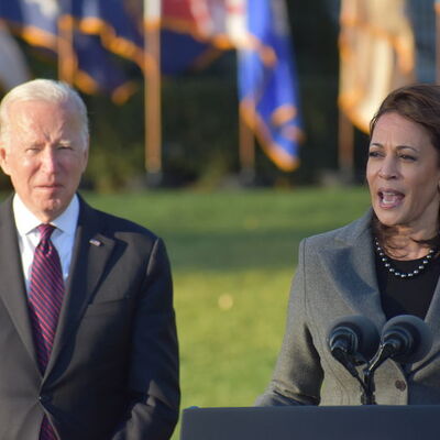 Biden'ın yetkileri geçici olarak Harris'e geçti