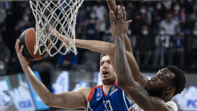 Anadolu Efes evinde fark attı