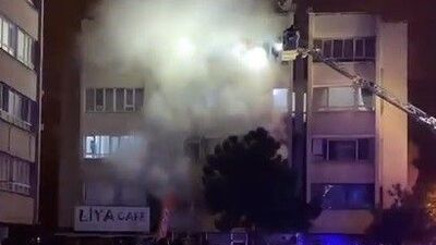 Konya'da 5 katlı apartmanda yangın paniği