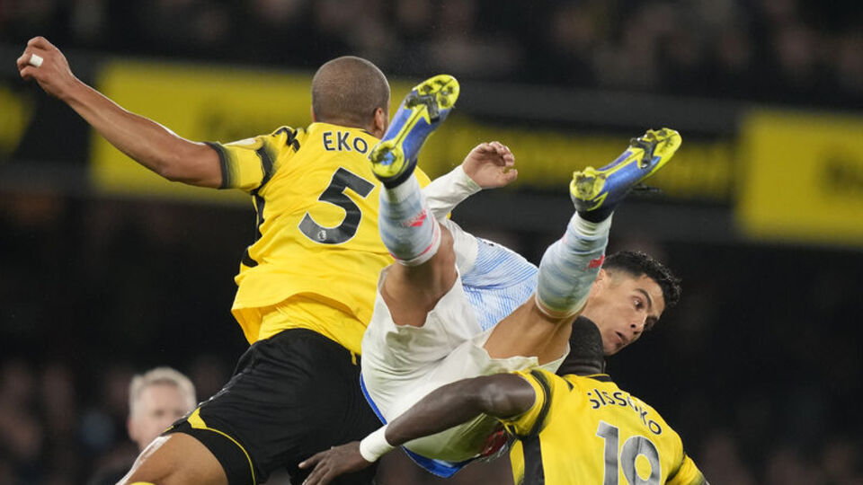 ManU tepetaklak! 5 gol...