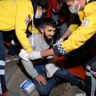 Dört yerinden bıçaklanan genç: Dikişten korkarım, ölmek istiyorum