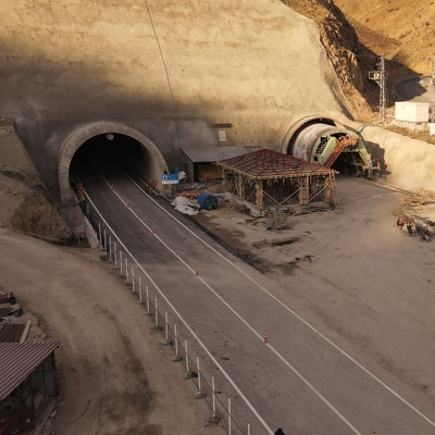 Tünelde sona yaklaşıldı