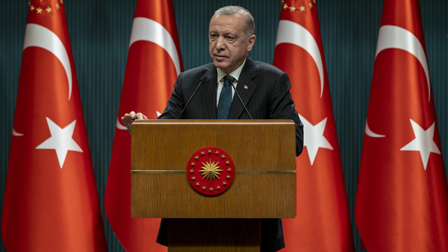 'Kur ve faiz oyununu görüyoruz'