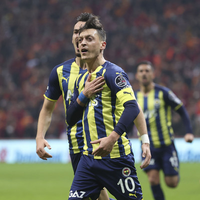 "Mesut Özil'i Barcelona istiyor"