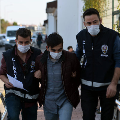 Yolda duraksayan kişiyi bıçakladılar!