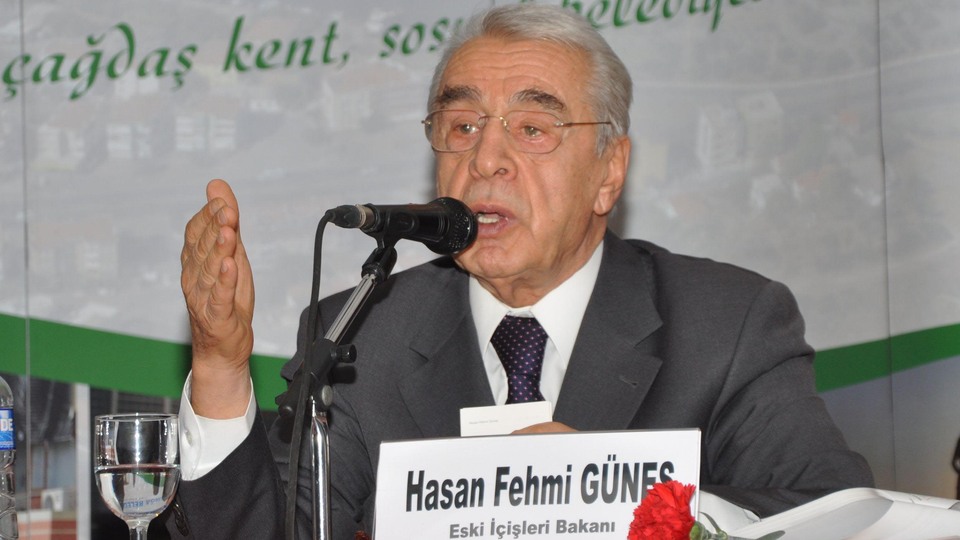 Eski Bakan Hasan Fehmi Güneş yaşamını yitirdi