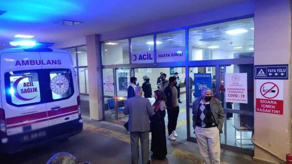 Yaşlı çift mangal ateşinden zehirlendi: 1 ölü, 1 yaralı