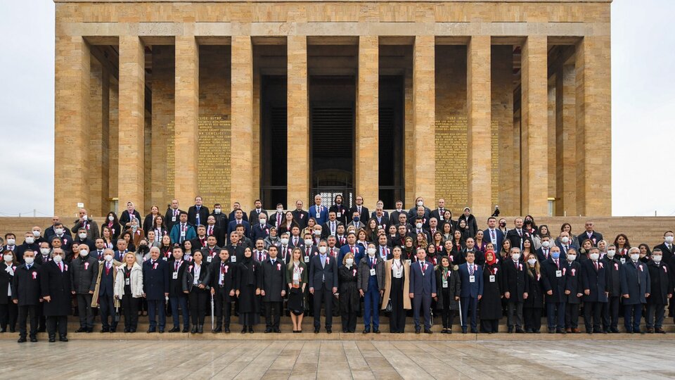 Bakan Özer, öğretmenlerle Anıtkabir'i ziyaret etti
