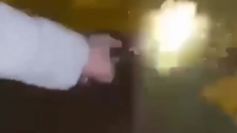 Seyir halindeki araçtan rastgele ateş açtı!