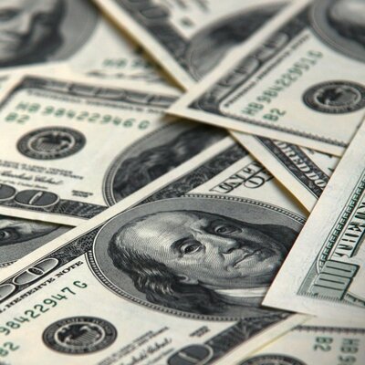 Dolarda baş döndüren hareket