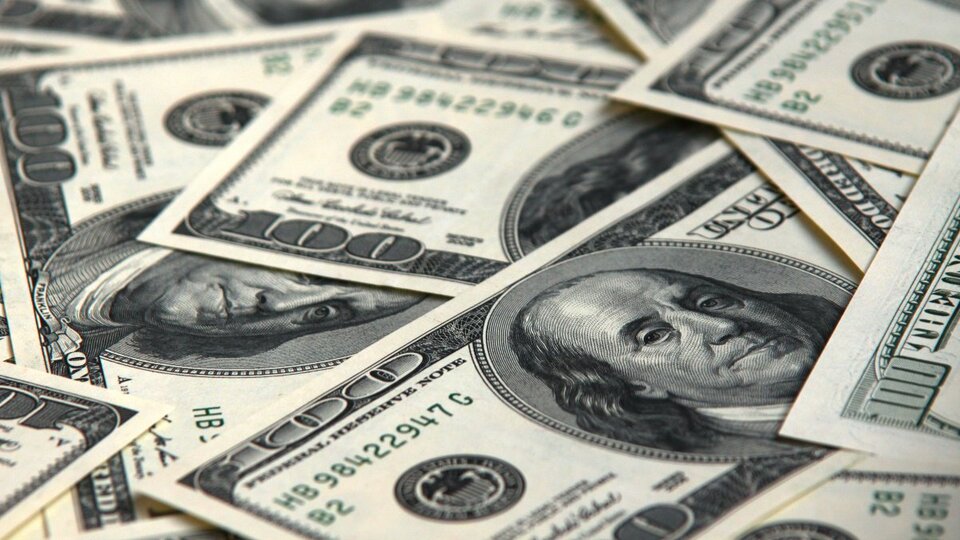 Dolarda baş döndüren hareket