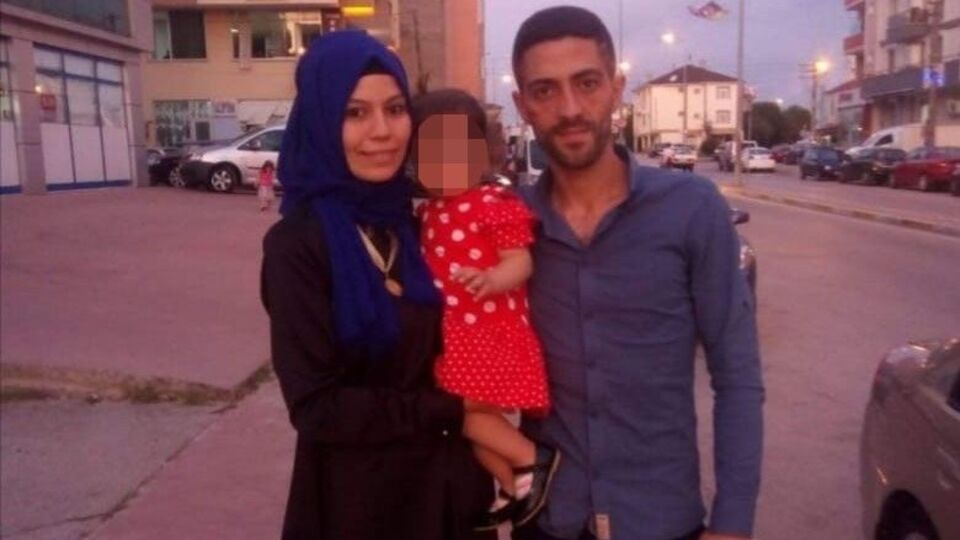 Kocası boğmaya çalışıp 15 kez bıçakladı! Akılalmaz talep!