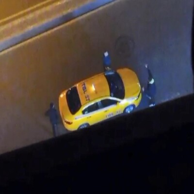 Taksici ile tartıştı, meydan dayağı yedi!