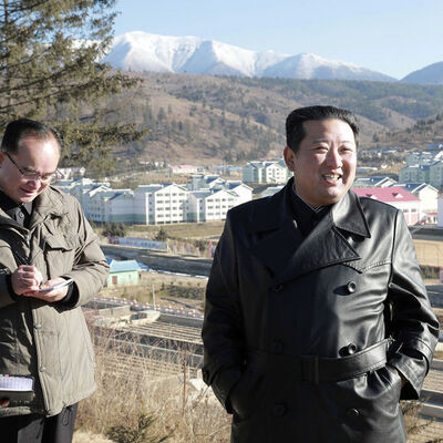 Kuzey Kore'de deri ceket yasağı!