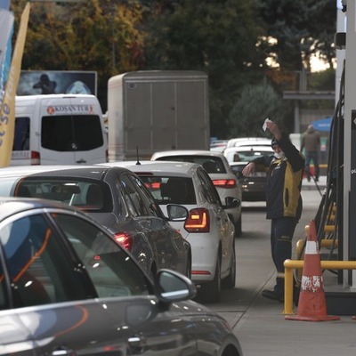 Akaryakıtta zam! 50 lira avantaj kuyruğu