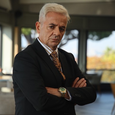 'Romanların dünyasını seviyorum'