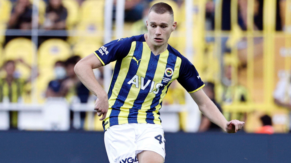 Szalai için Ada'da ilk görüşme