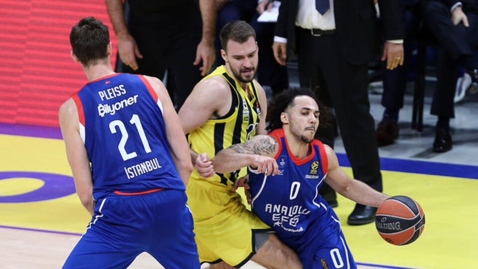 Anadolu Efes, F.Bahçe'yi devirdi
