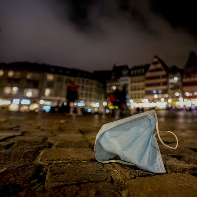 İspanya'da vakalar artıyor: Aşı sertifikası devrede!