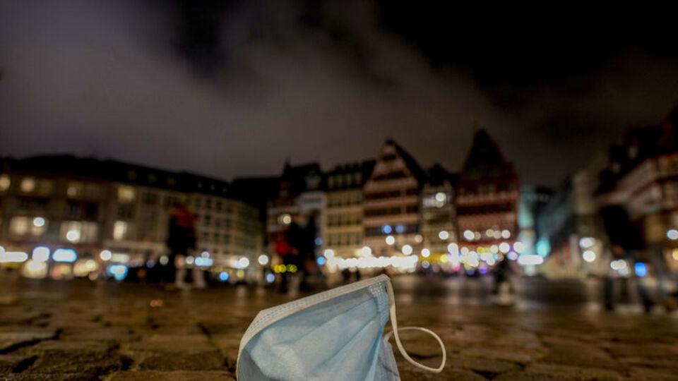 İspanya'da vakalar artıyor: Aşı sertifikası devrede!