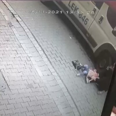 Kahreden ölüm! Minik Vedat okul servisinin altında kaldı!