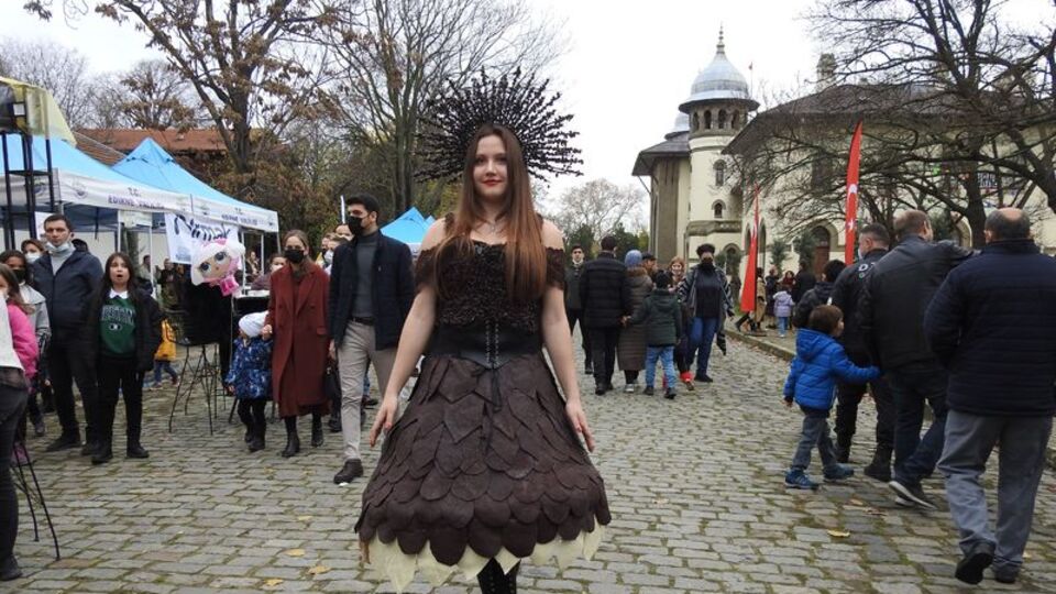 Bu elbiseyi yemek isteyebilirsiniz