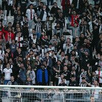 Beşiktaşlı taraftarlardan oyunculara tepki