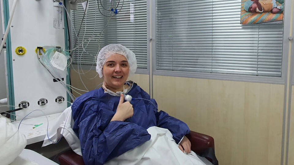 Mucize! Kovid hastası anne, yapay kalp ve akciğerle bebeğini dünyaya getirdi