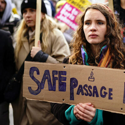 İngiliz hükümetinin göçmen politikası protesto edildi!