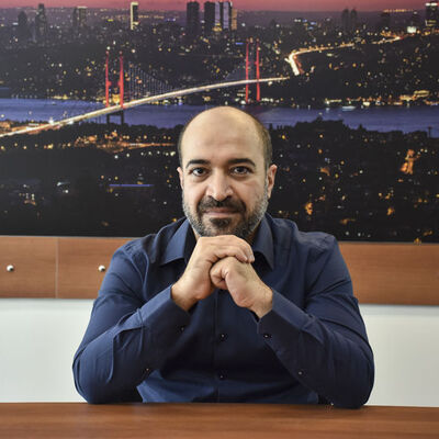 Kalp krizi geçiren yolcuya müdahale eden doktor uçakta yaşananları anlattı