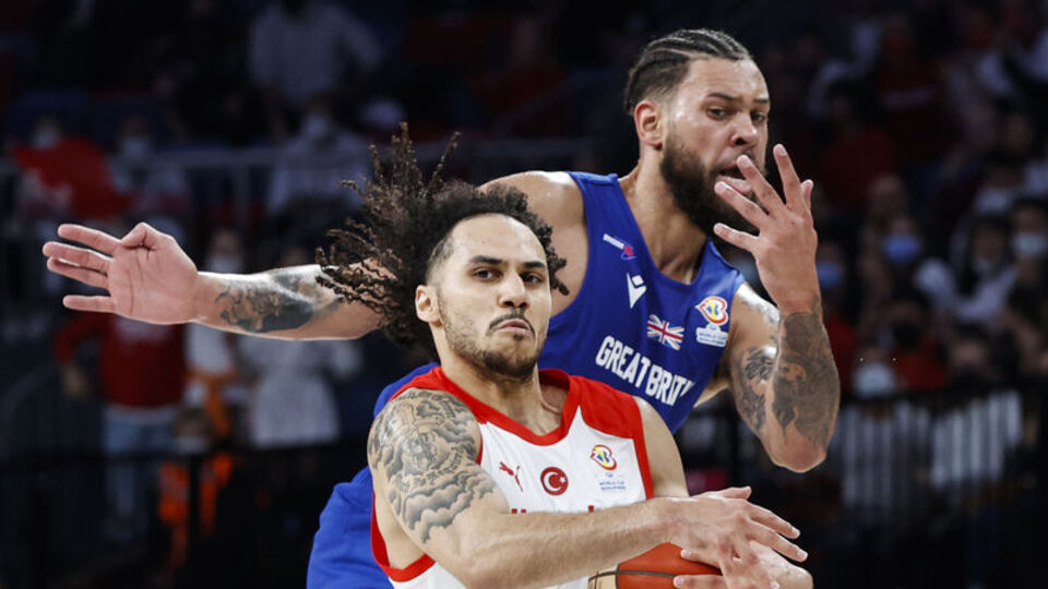 12 Dev Adam'dan ilk galibiyet!