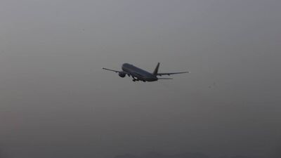 İniş takımlarına saklanarak ABD'ye uçtu