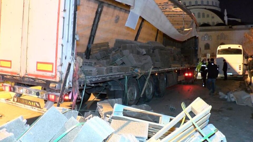 Briketler yola saçıldı