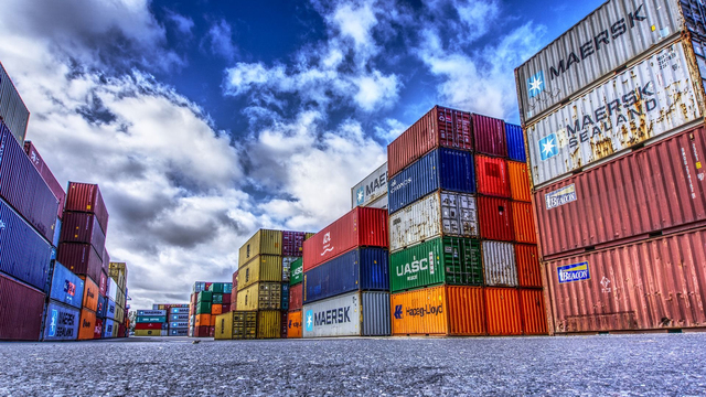 Dış ticaret açığı ekimde yüzde 40 azaldı