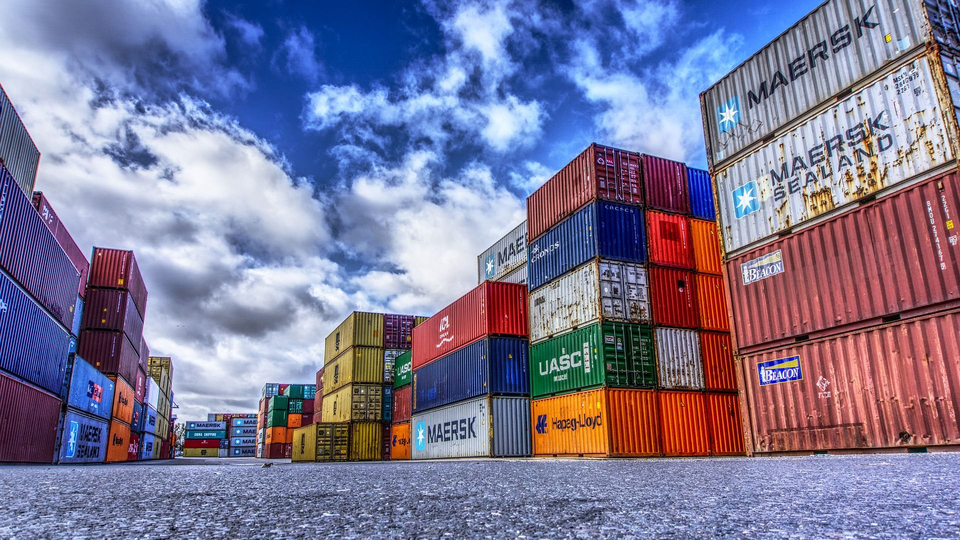 Dış ticaret açığı ekimde yüzde 40 azaldı